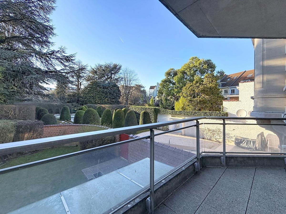 Place Brugmann : Très bel appartement de 3 ch. + terrasse