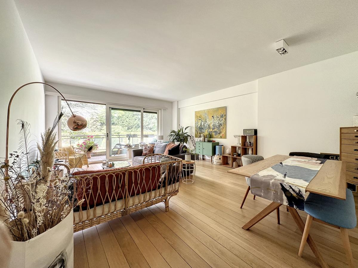 Place Brugmann : Très bel appartement de 3 ch. + terrasse