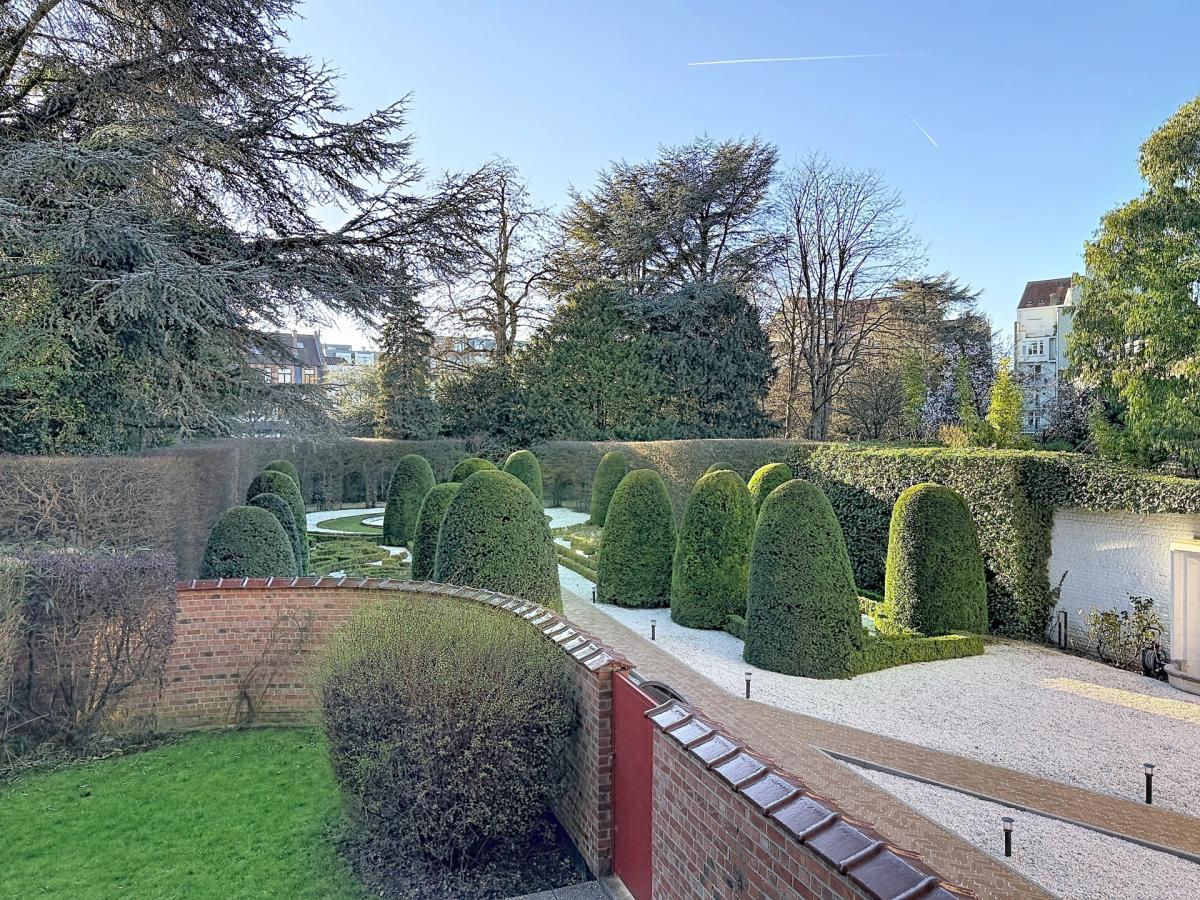 Place Brugmann : Très bel appartement de 3 ch. + terrasse