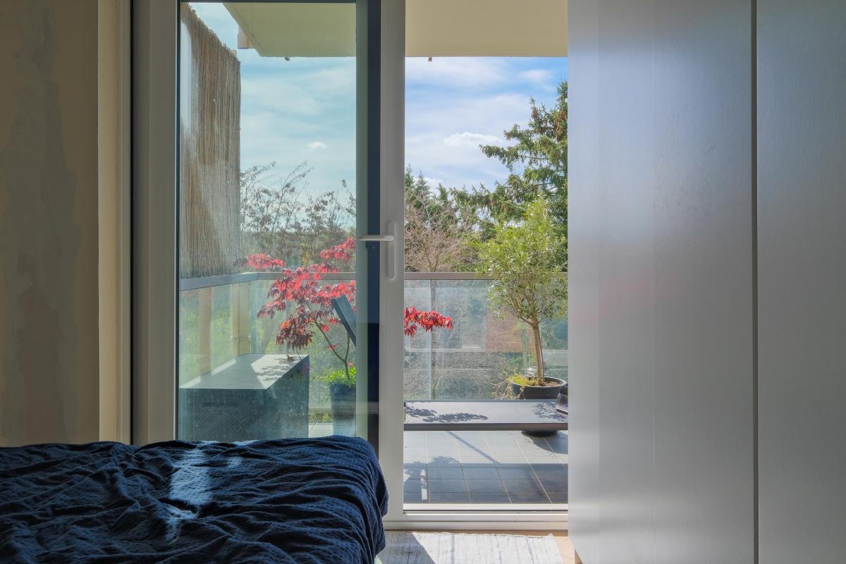 Saint-Job : bel appartement 1 chambre + Terrasse Sud