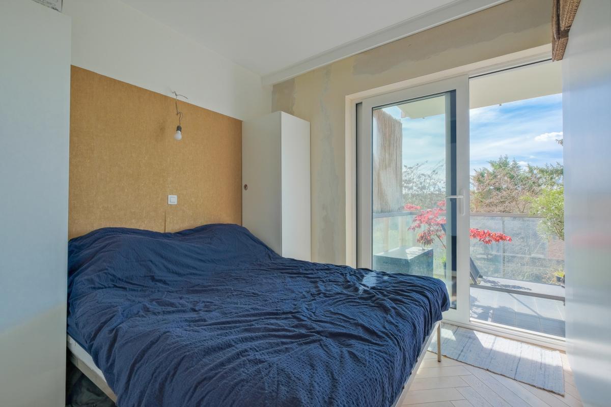 Saint-Job : bel appartement 1 chambre + Terrasse Sud