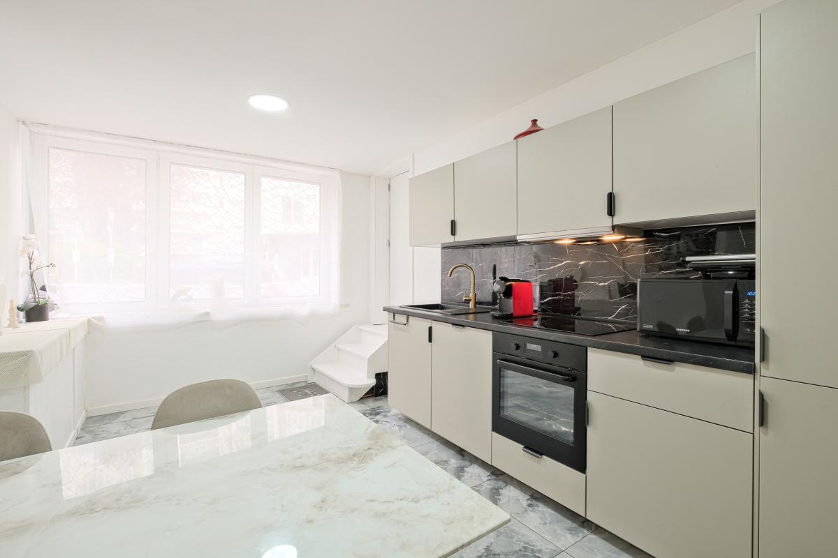 Quartier européen – Cinquantenaire : Commerce de ± 67 m²