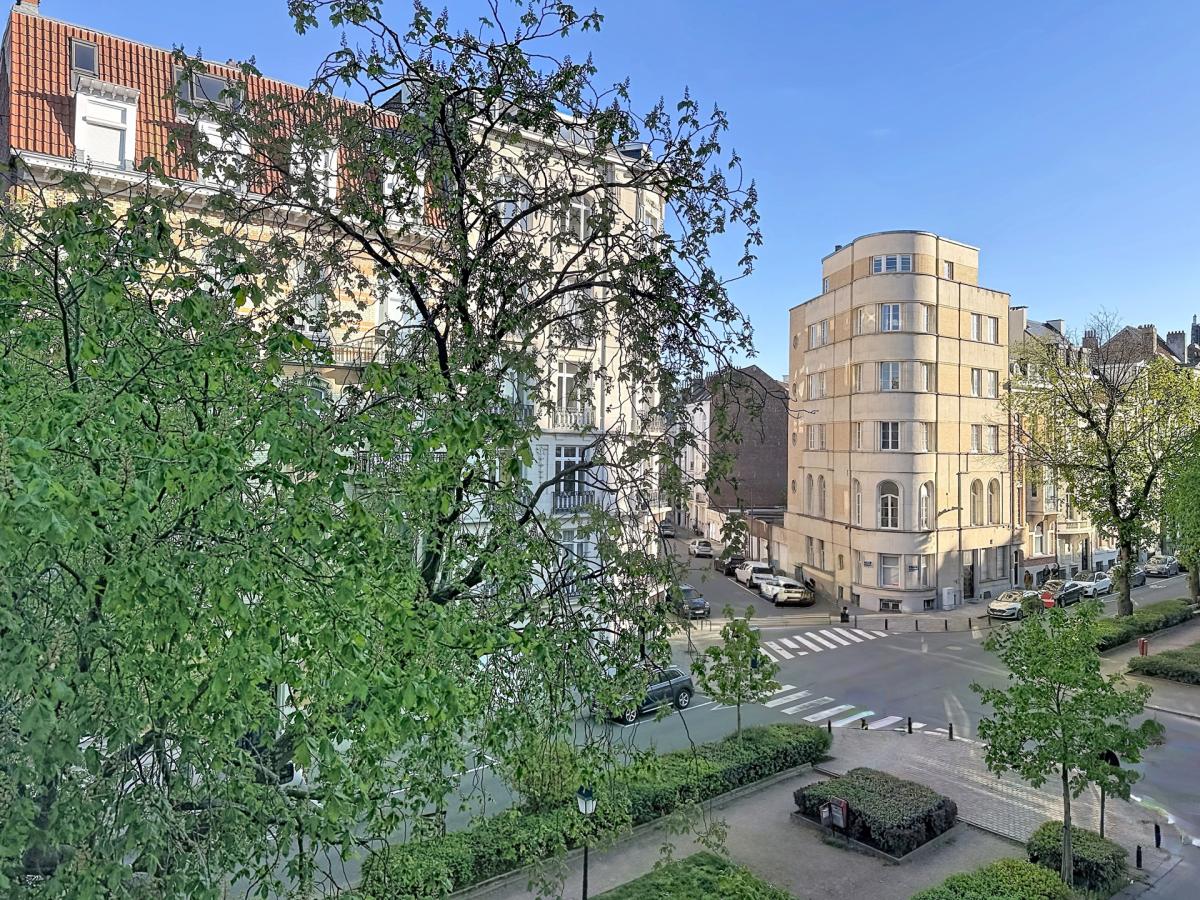 Lepoutre / Pl. Brugmann : Beau studio meublé