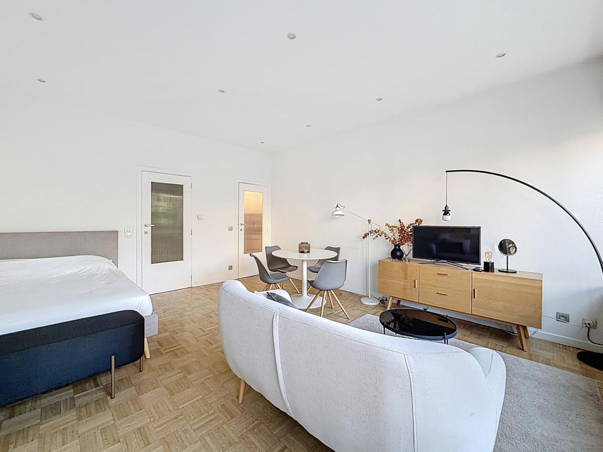 Lepoutre / Pl. Brugmann : Beau studio meublé