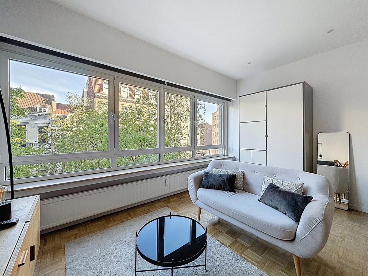 Lepoutre / Pl. Brugmann : Beau studio meublé