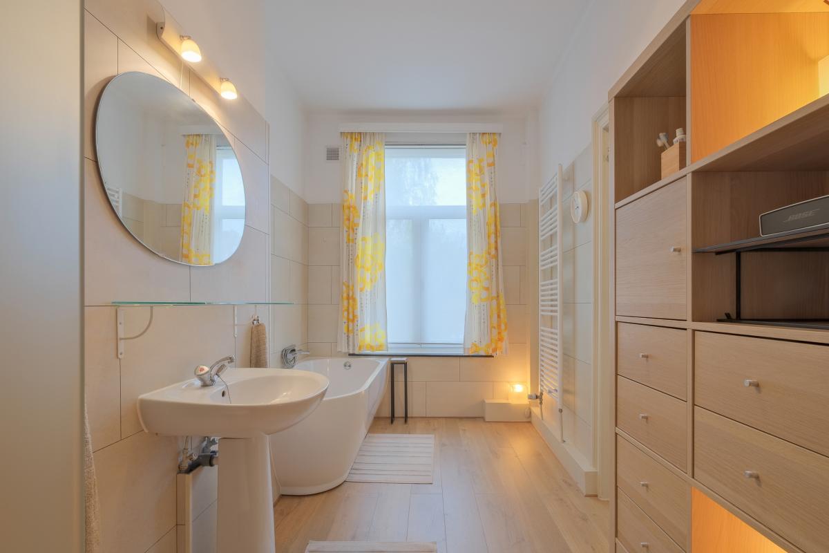 Place Brugmann : maison 6 ch + jardin orienté Sud