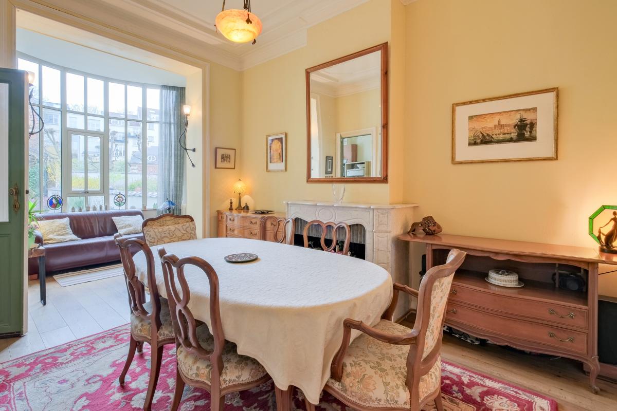 Place Brugmann : maison 6 ch + jardin orienté Sud