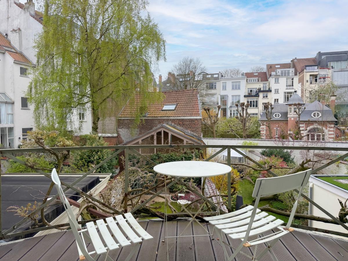 Place Brugmann : maison 6 ch + jardin orienté Sud
