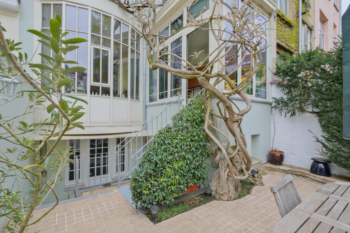 Place Brugmann : maison 6 ch + jardin orienté Sud