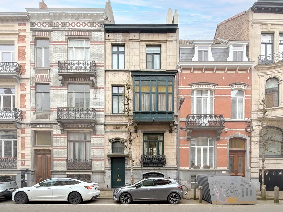 Place Brugmann : maison 6 ch + jardin orienté Sud