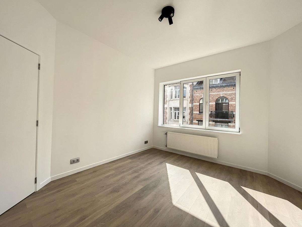 Blv Lambermont - Appartement 1 chambre rénové + terrasse