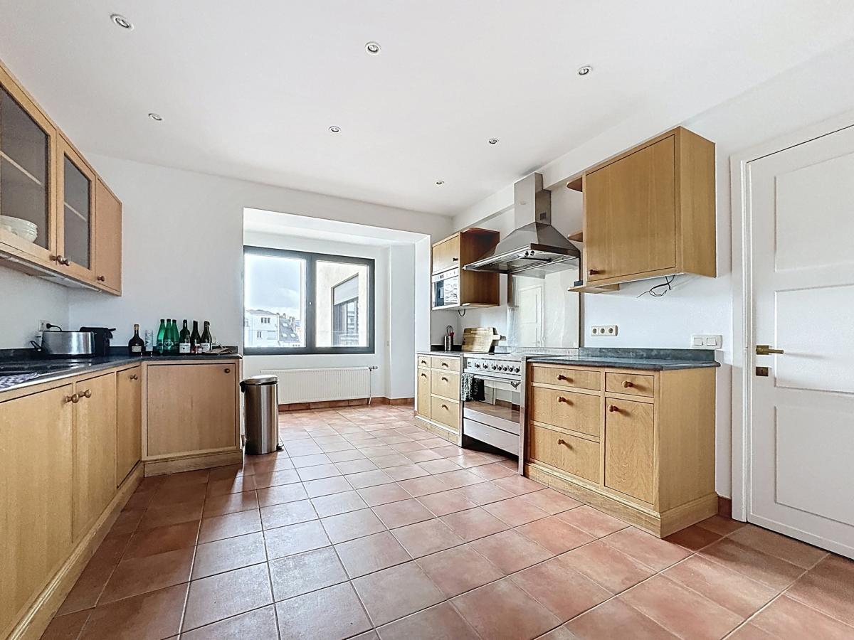 Louise, jardin du Roi, spacieux appartement de 205 m2