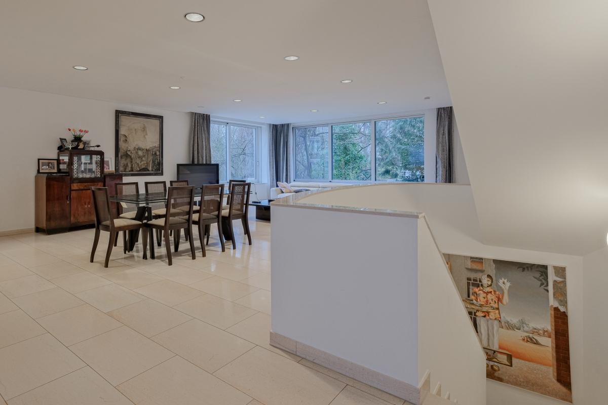 Châtelain: Belle arrière maison 3 chambres, cour et terrasse