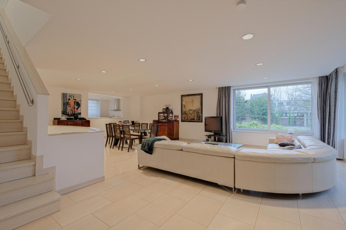 Châtelain: Belle arrière maison 3 chambres, cour et terrasse