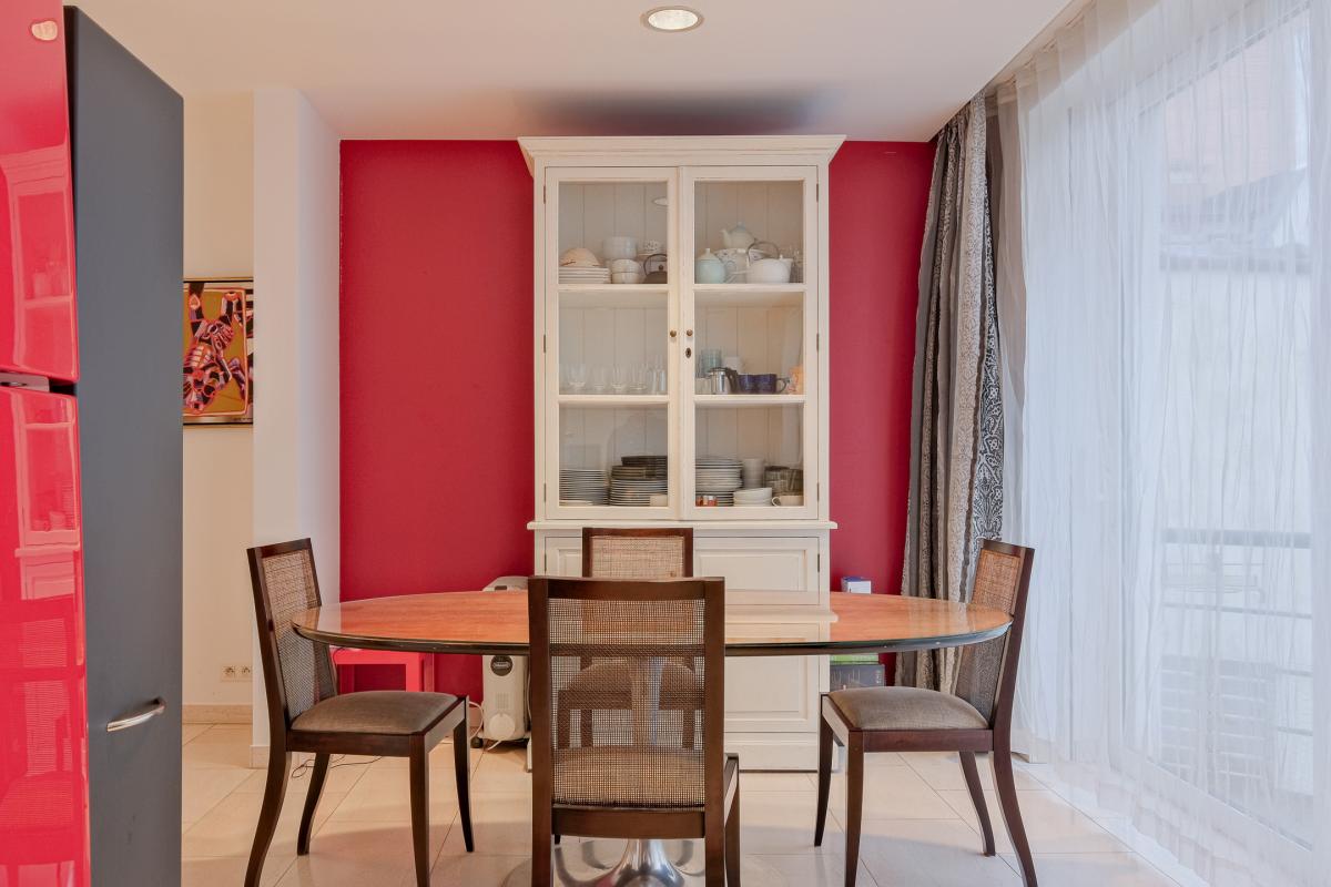 Châtelain: Belle arrière maison 3 chambres, cour et terrasse