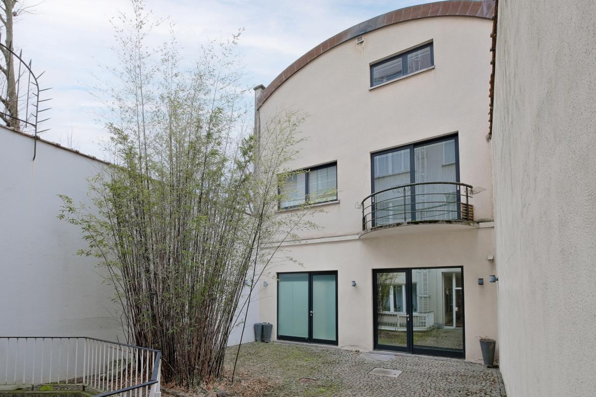 Châtelain: Belle arrière maison 3 chambres, cour et terrasse