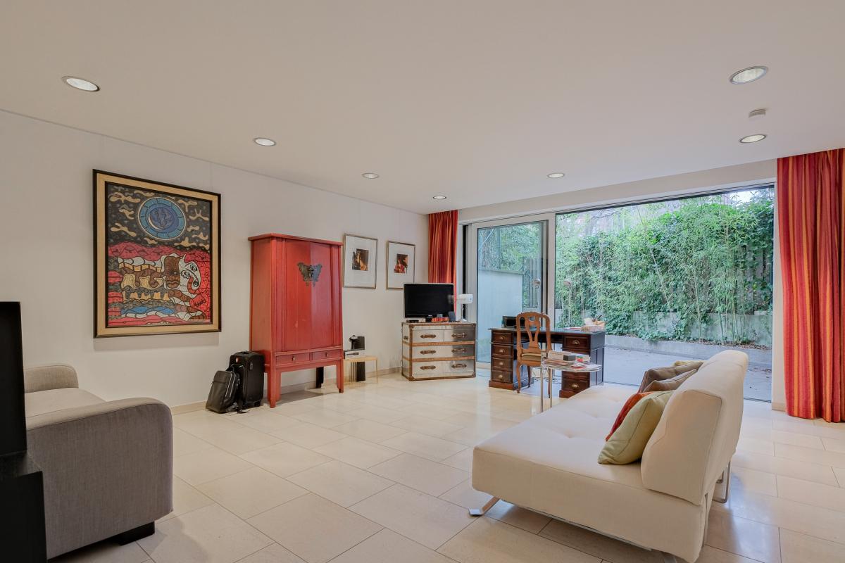 Châtelain: Belle arrière maison 3 chambres, cour et terrasse