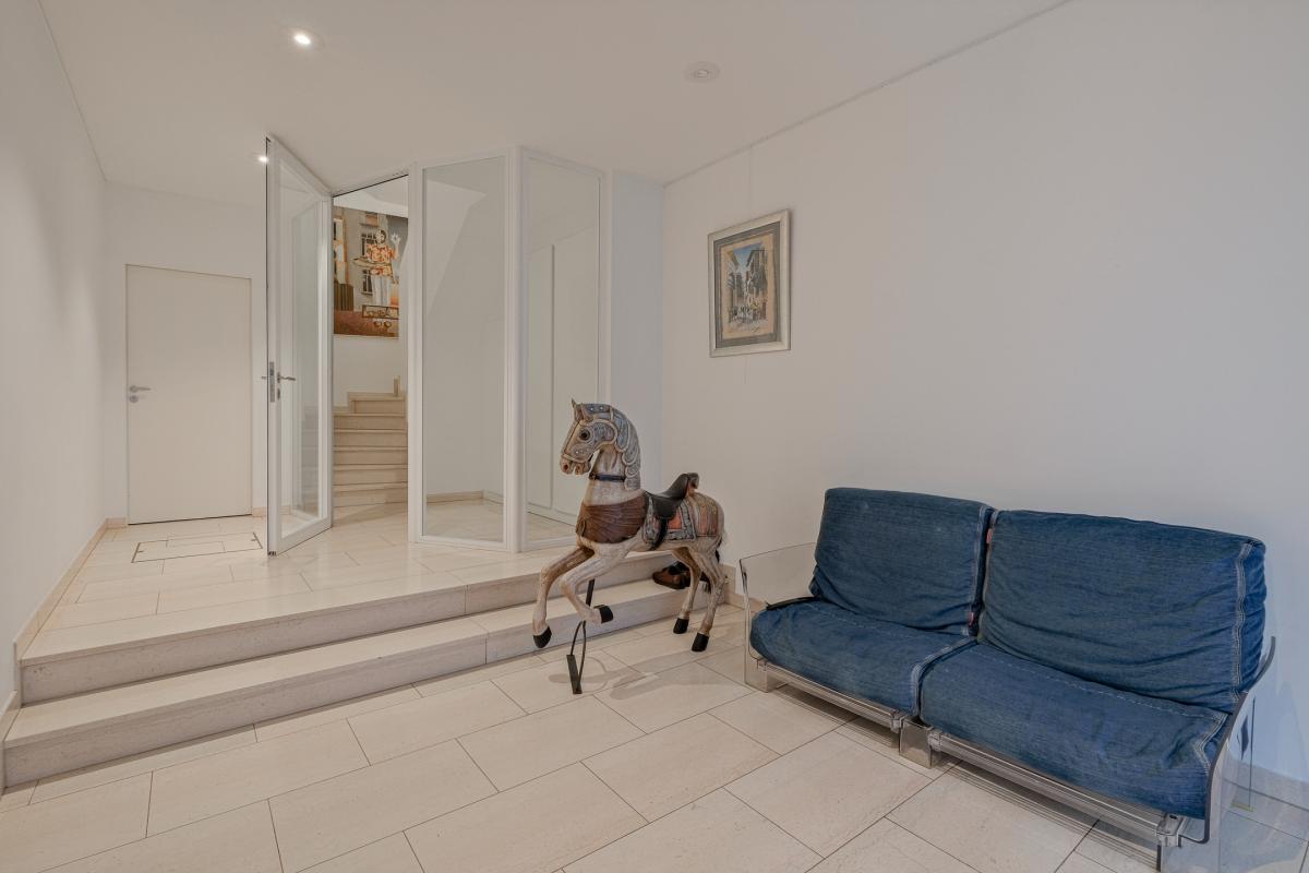 Châtelain: Belle arrière maison 3 chambres, cour et terrasse