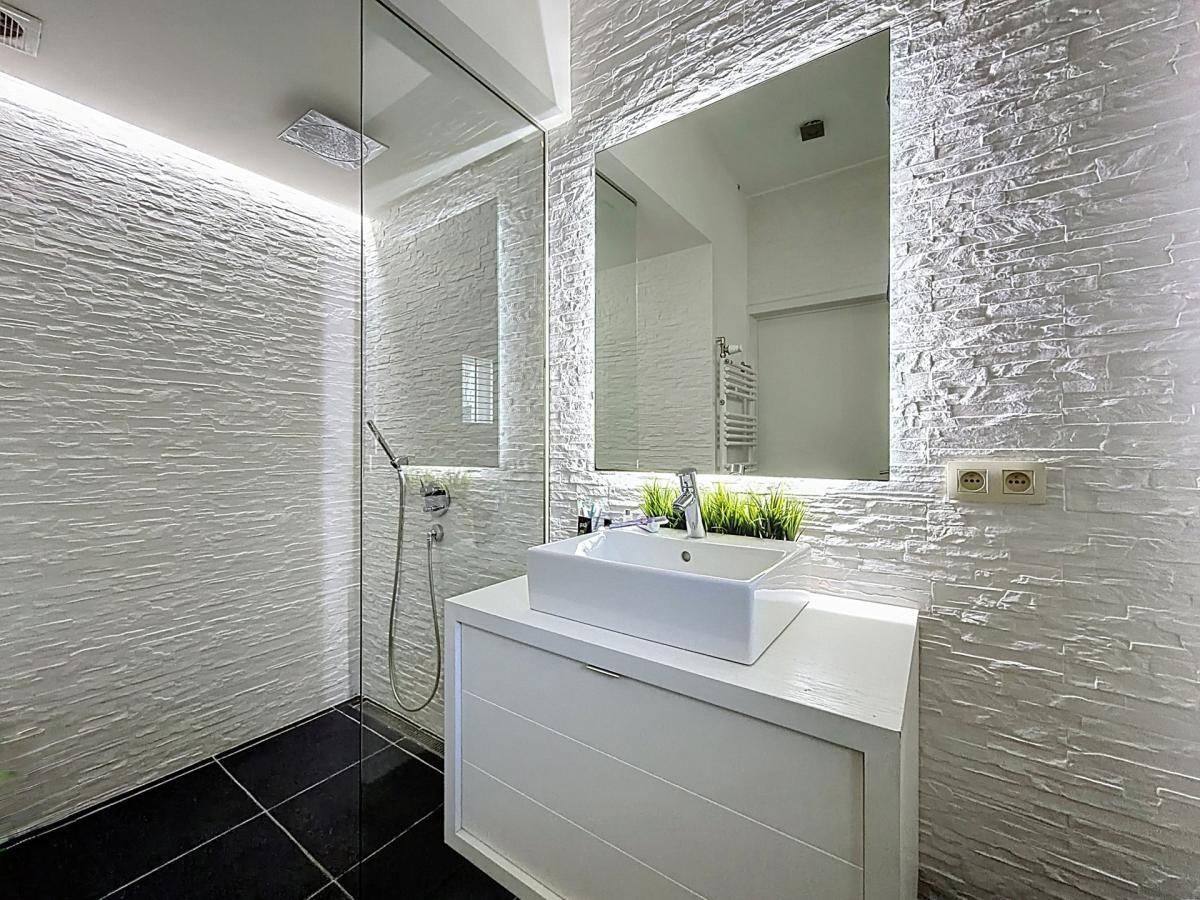 Chatelain : Beau rez-de-chaussée avec jardin !