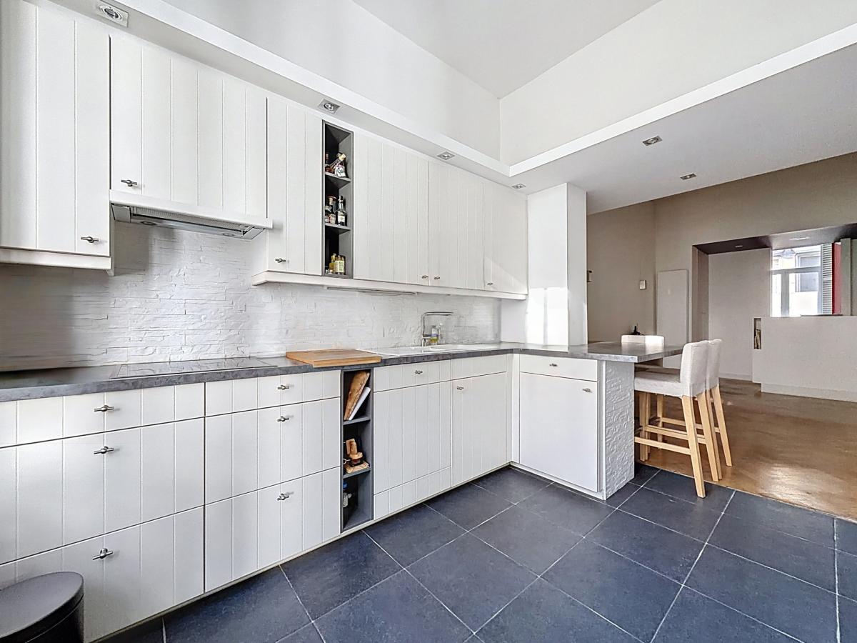 Chatelain : Beau rez-de-chaussée avec jardin !