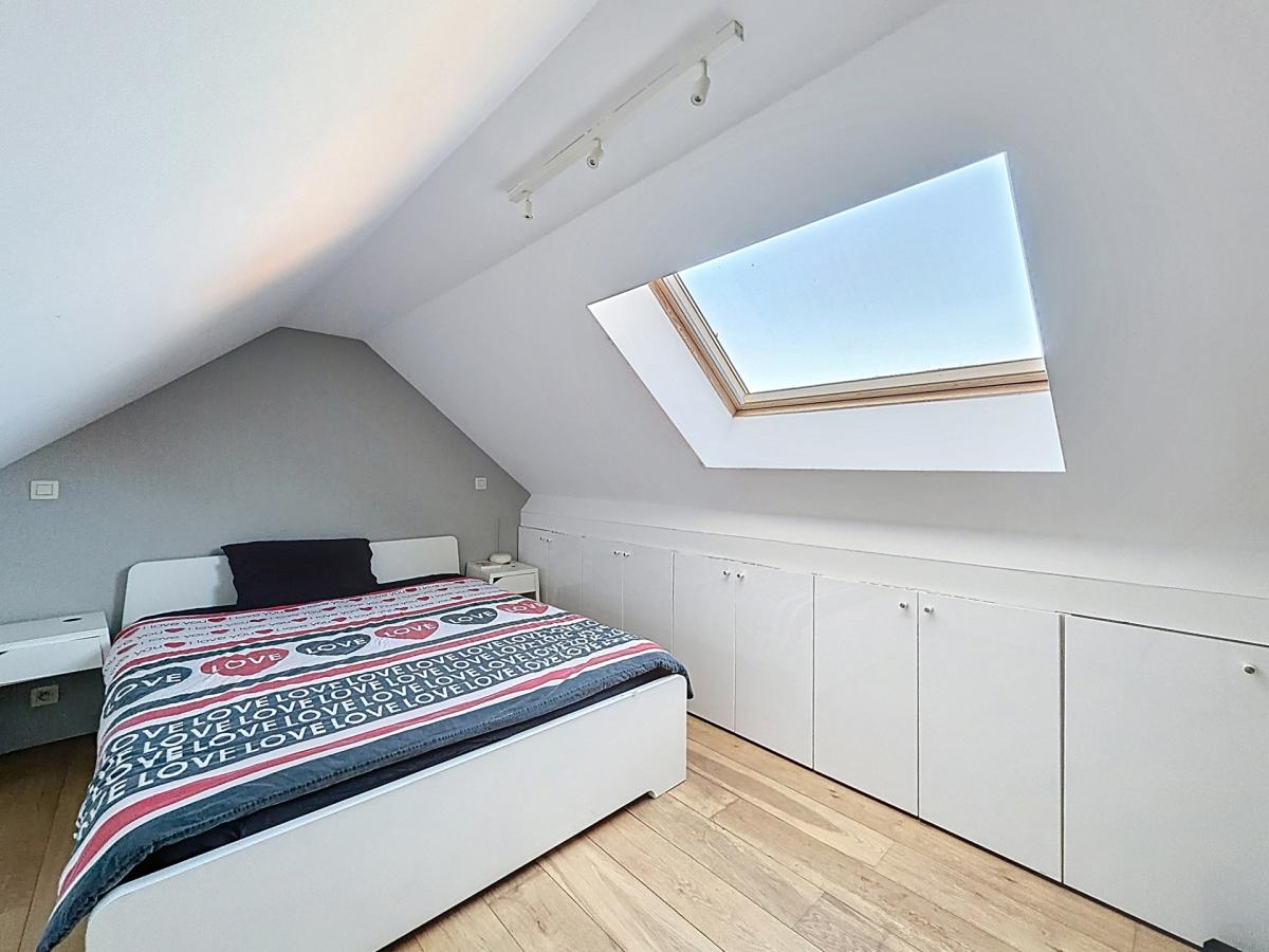 Montjoie / Bois de la Cambre : Beau duplex rénové et meublé