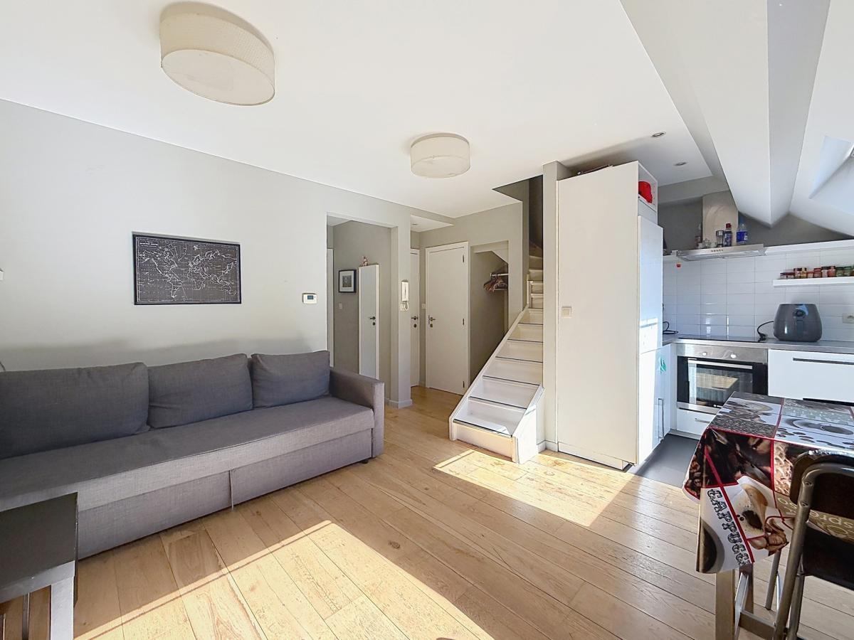 Montjoie / Bois de la Cambre : Beau duplex rénové et meublé