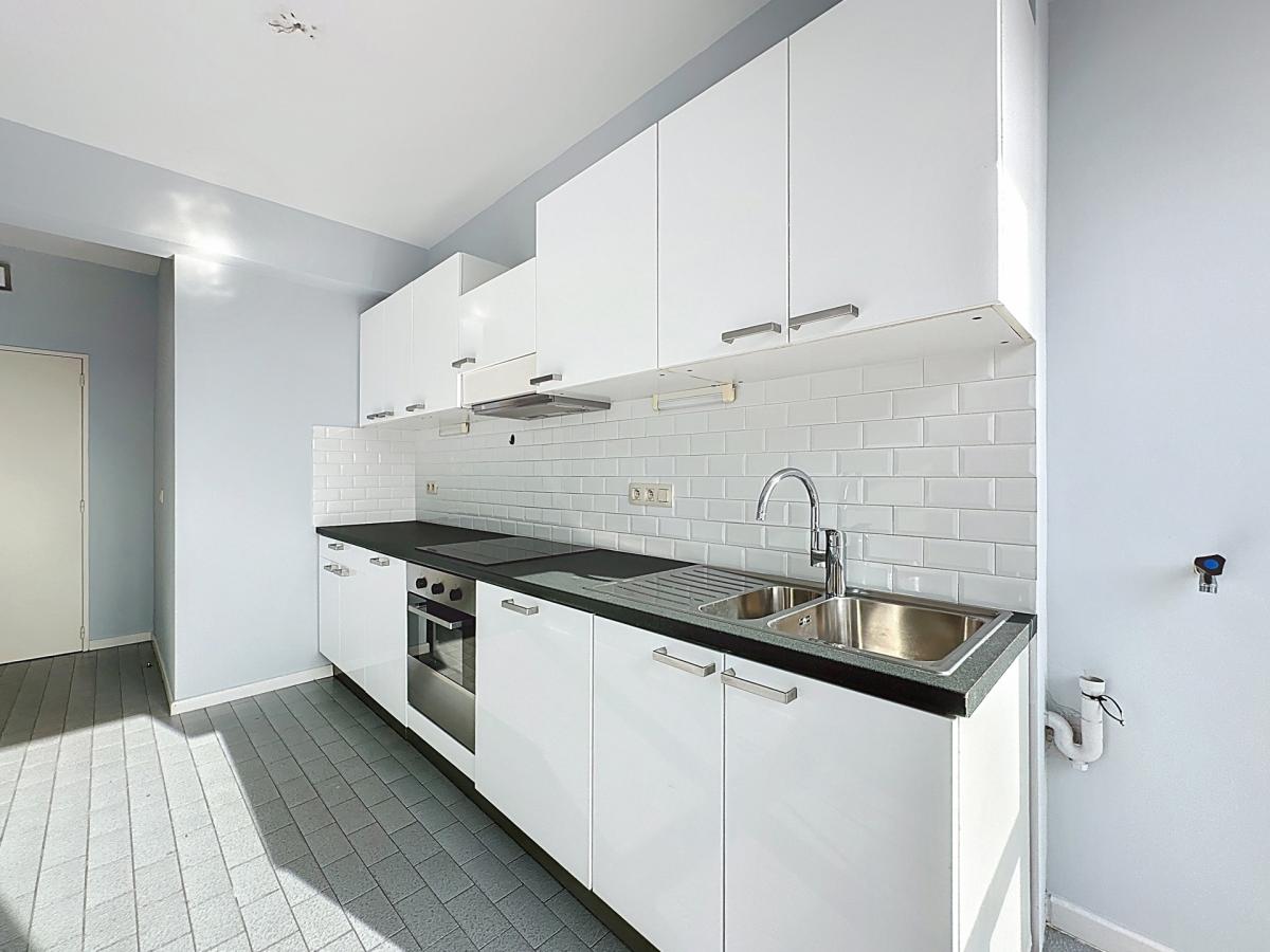 Forest, limite Uccle, lumineux appartement 3ch avec terrasse