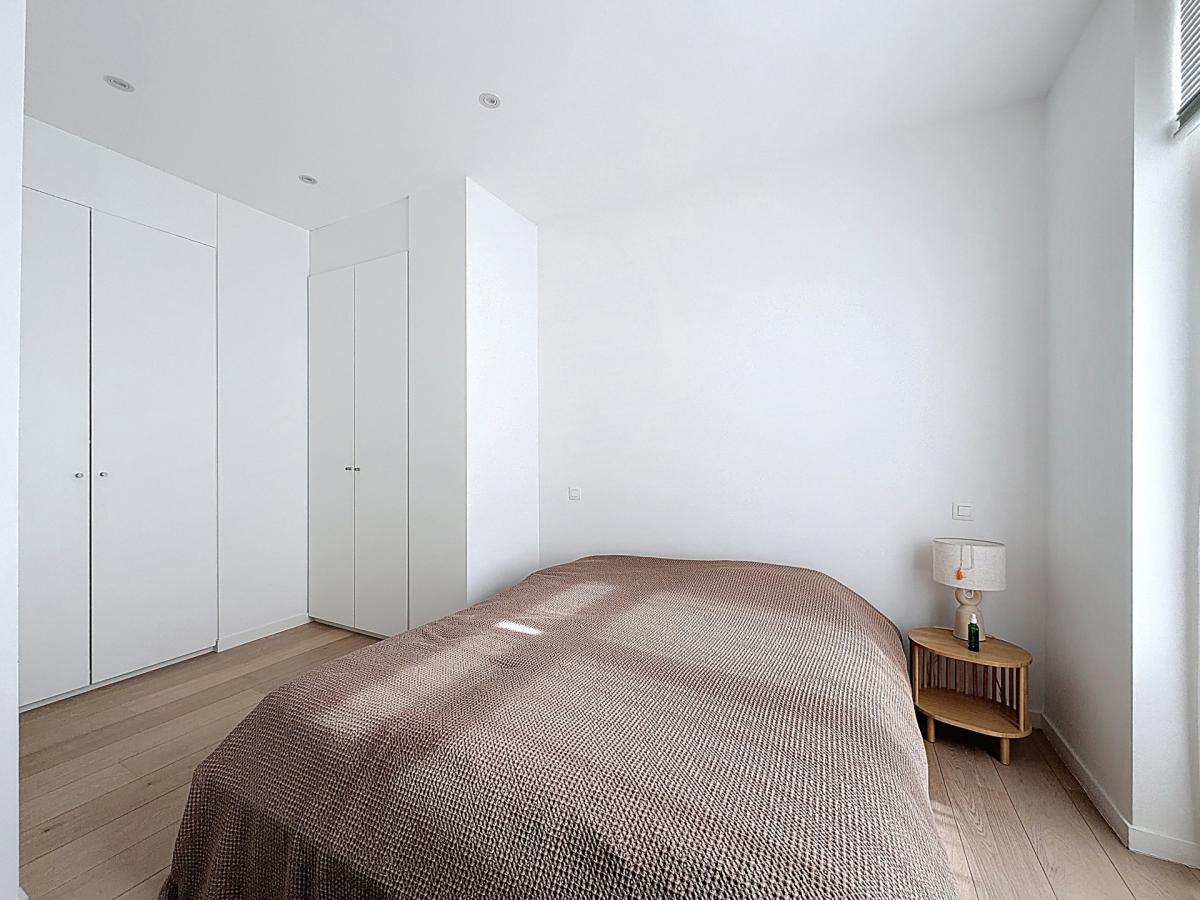 Pl. Brugmann/Lepoutre : Superbe appartement rez-de-chaussée 