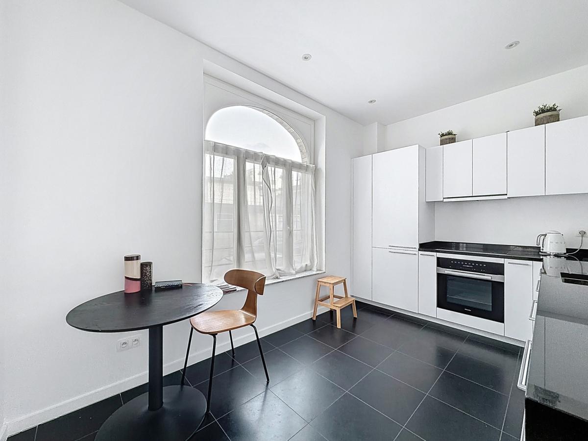Pl. Brugmann/Lepoutre : Superbe appartement rez-de-chaussée 