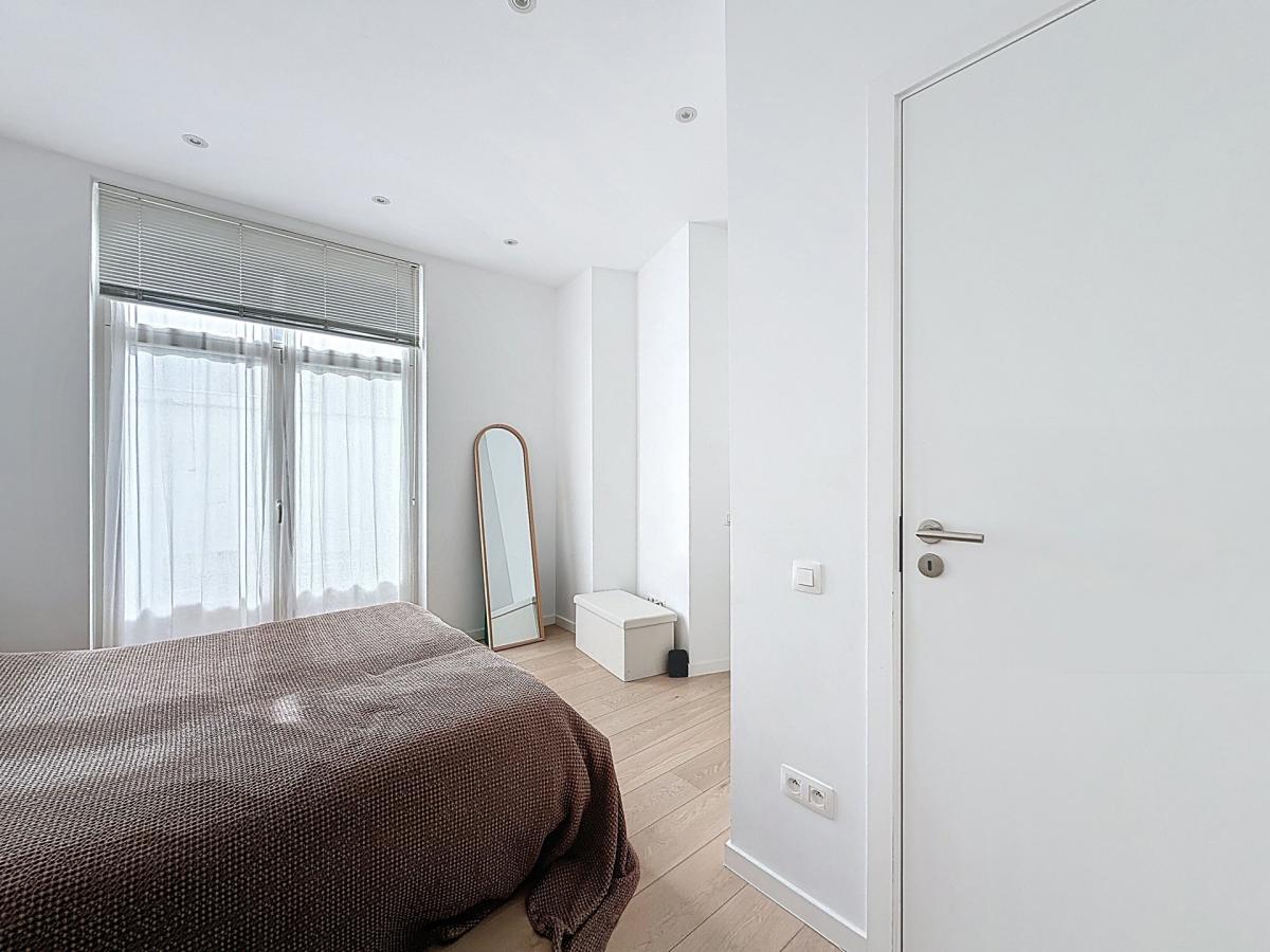Pl. Brugmann/Lepoutre : Superbe appartement rez-de-chaussée 