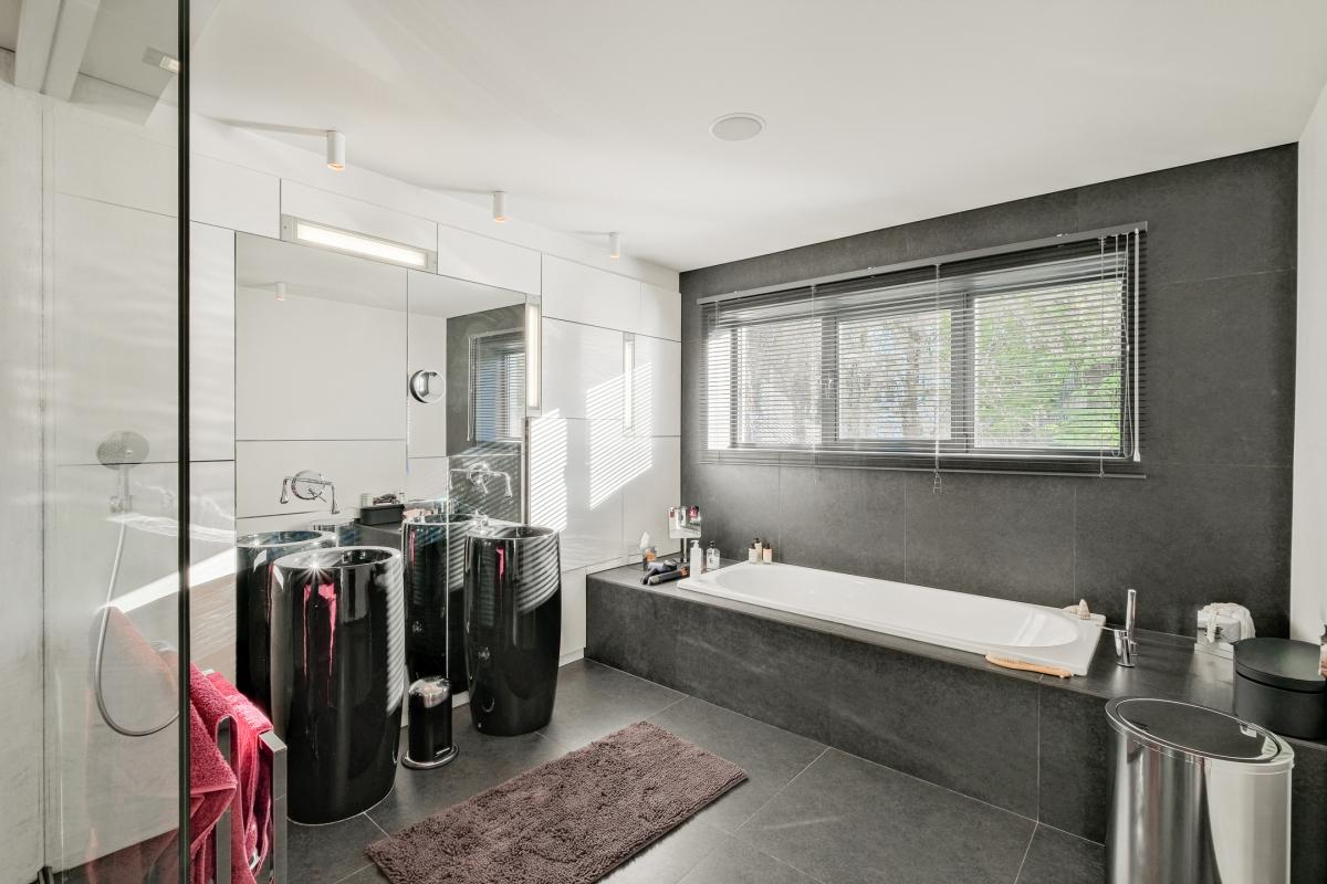 Louise, maison de Maitre rénovée 5ch+jardin et piscine