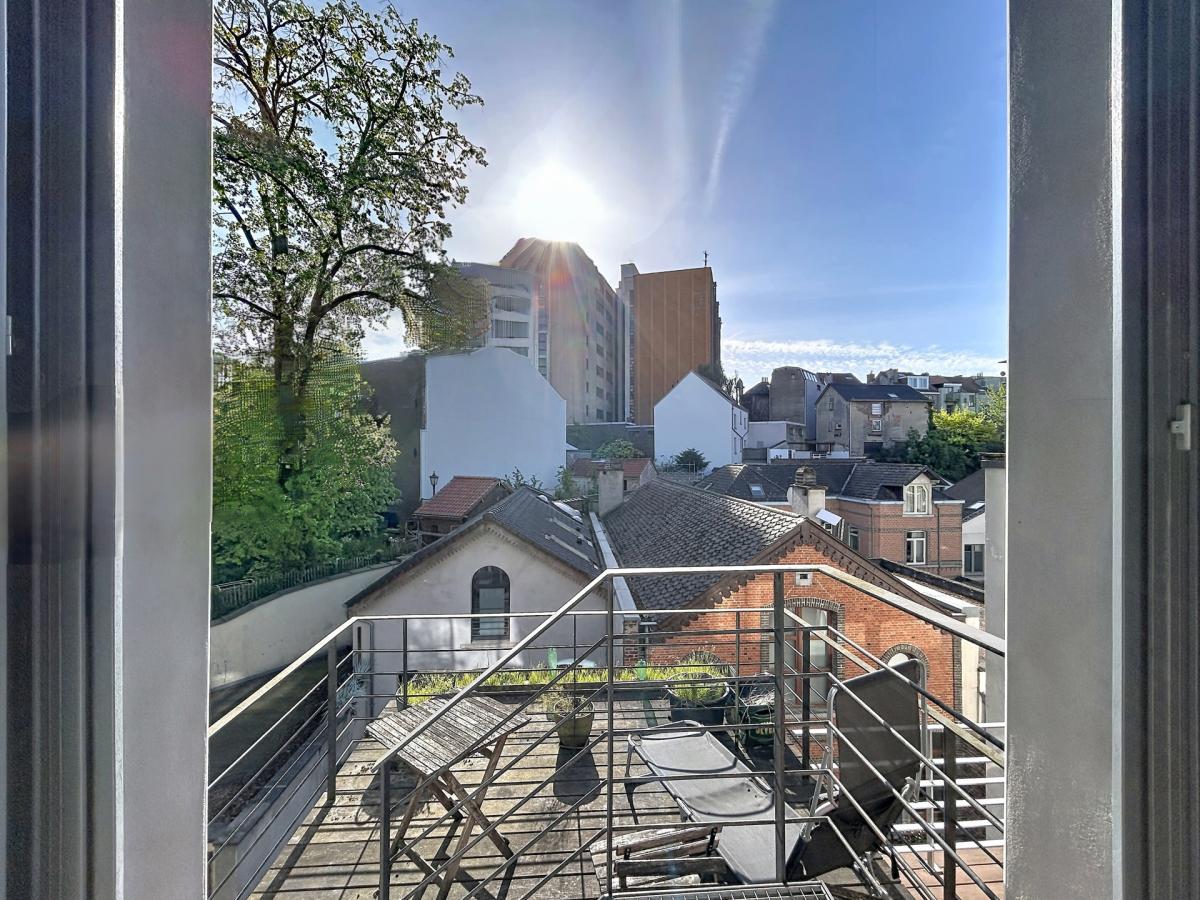 Quartier Européen : Duplex meublé 2 chambres avec terrasse