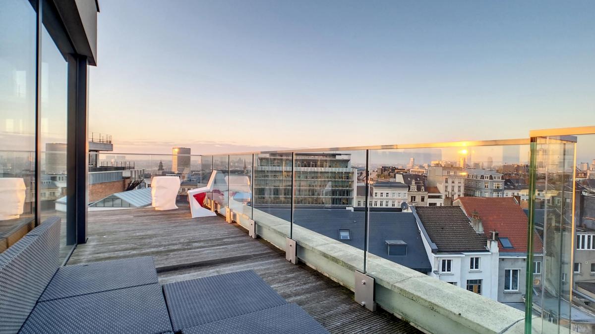 Boulevard de Waterloo : Superbe Penthouse meublé 