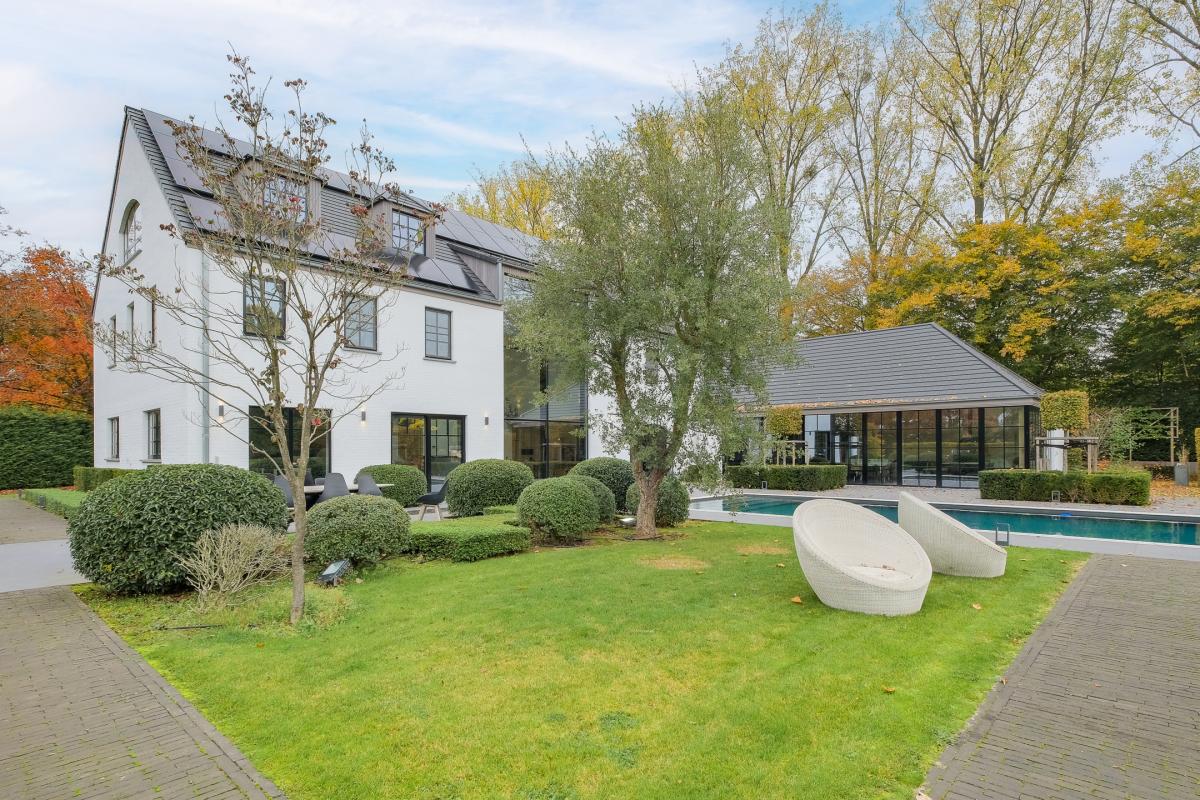 Sept Fontaines, superbe propriété contemporaine avec piscine