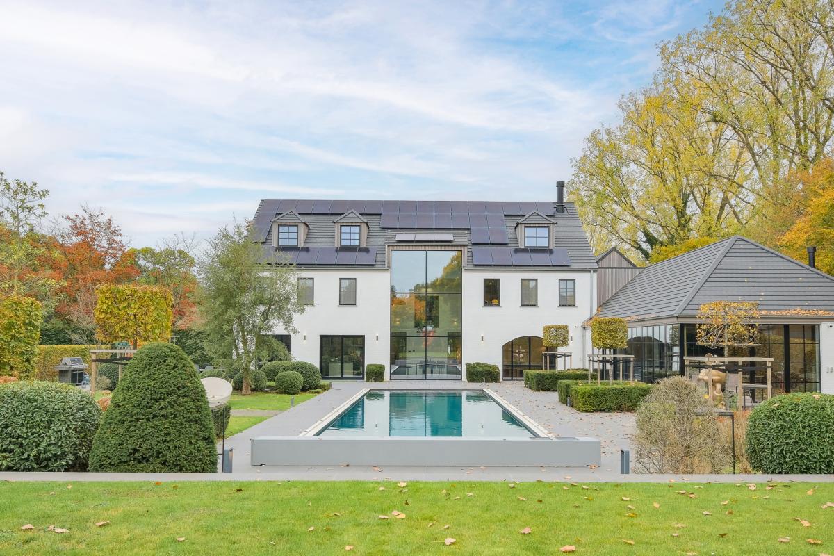 Sept Fontaines, superbe propriété contemporaine avec piscine