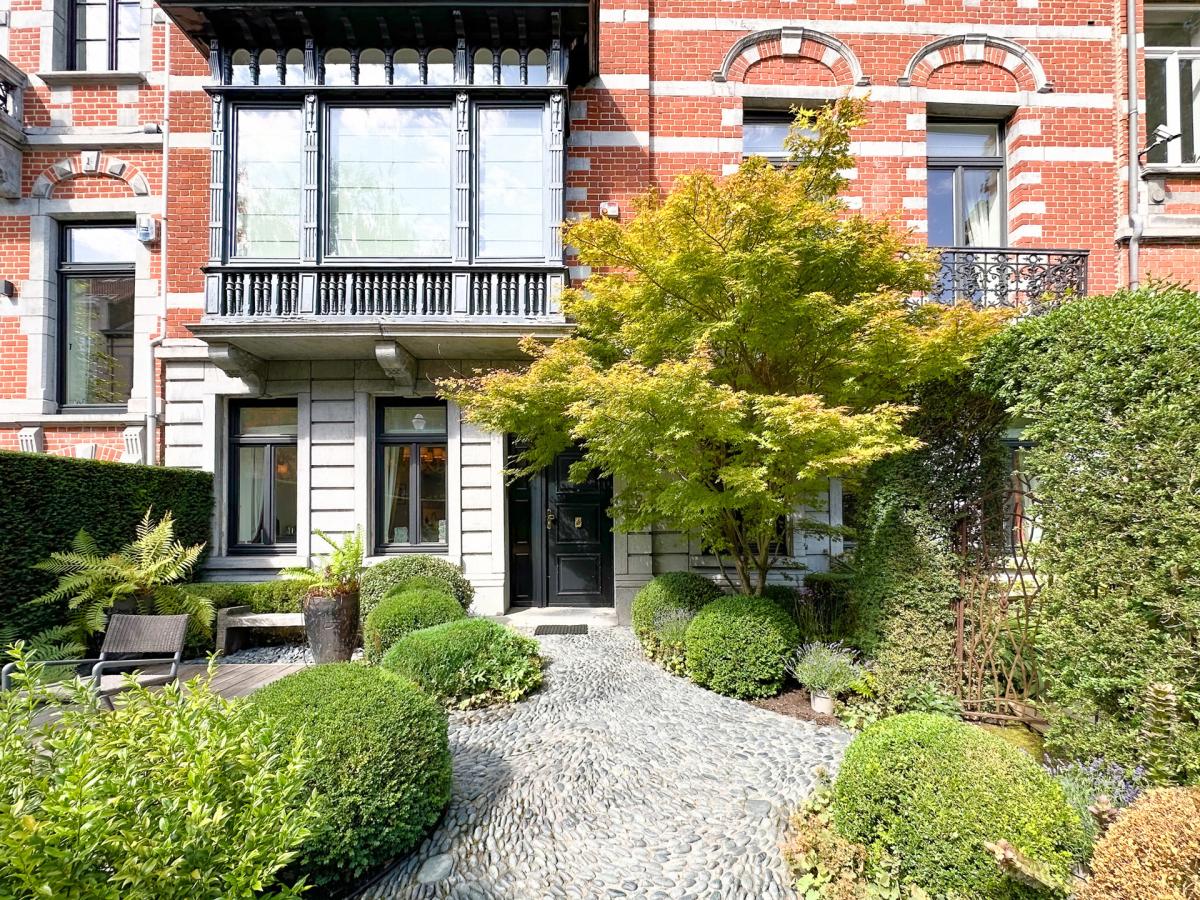 Etangs d'Ixelles, superbe hôtel de Maître,  jardin  garages