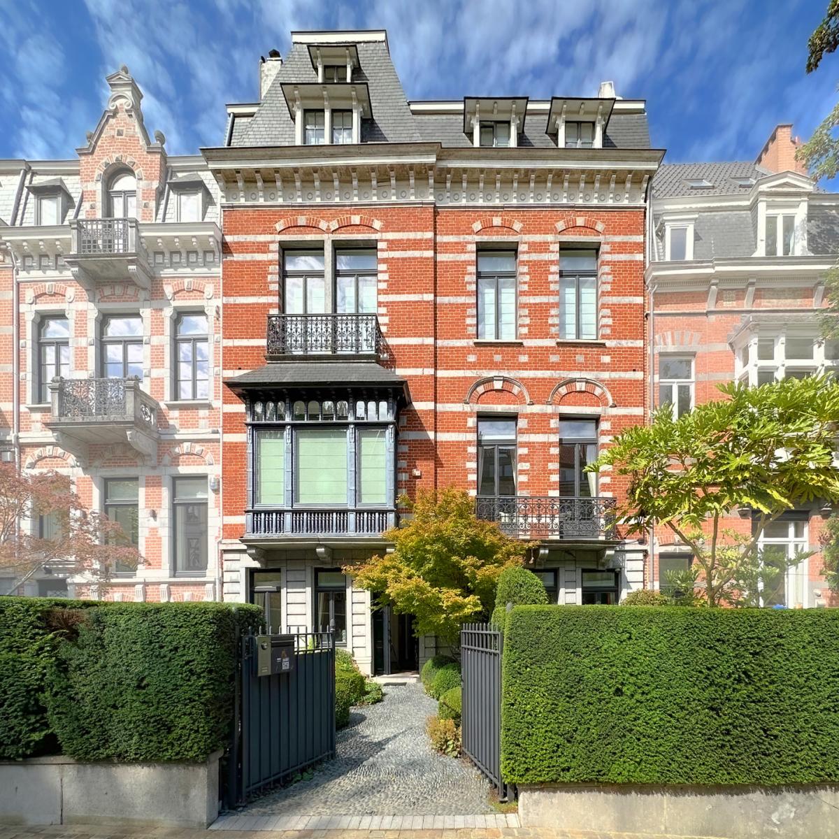 Etangs d'Ixelles, superbe hôtel de Maître,  jardin  garages
