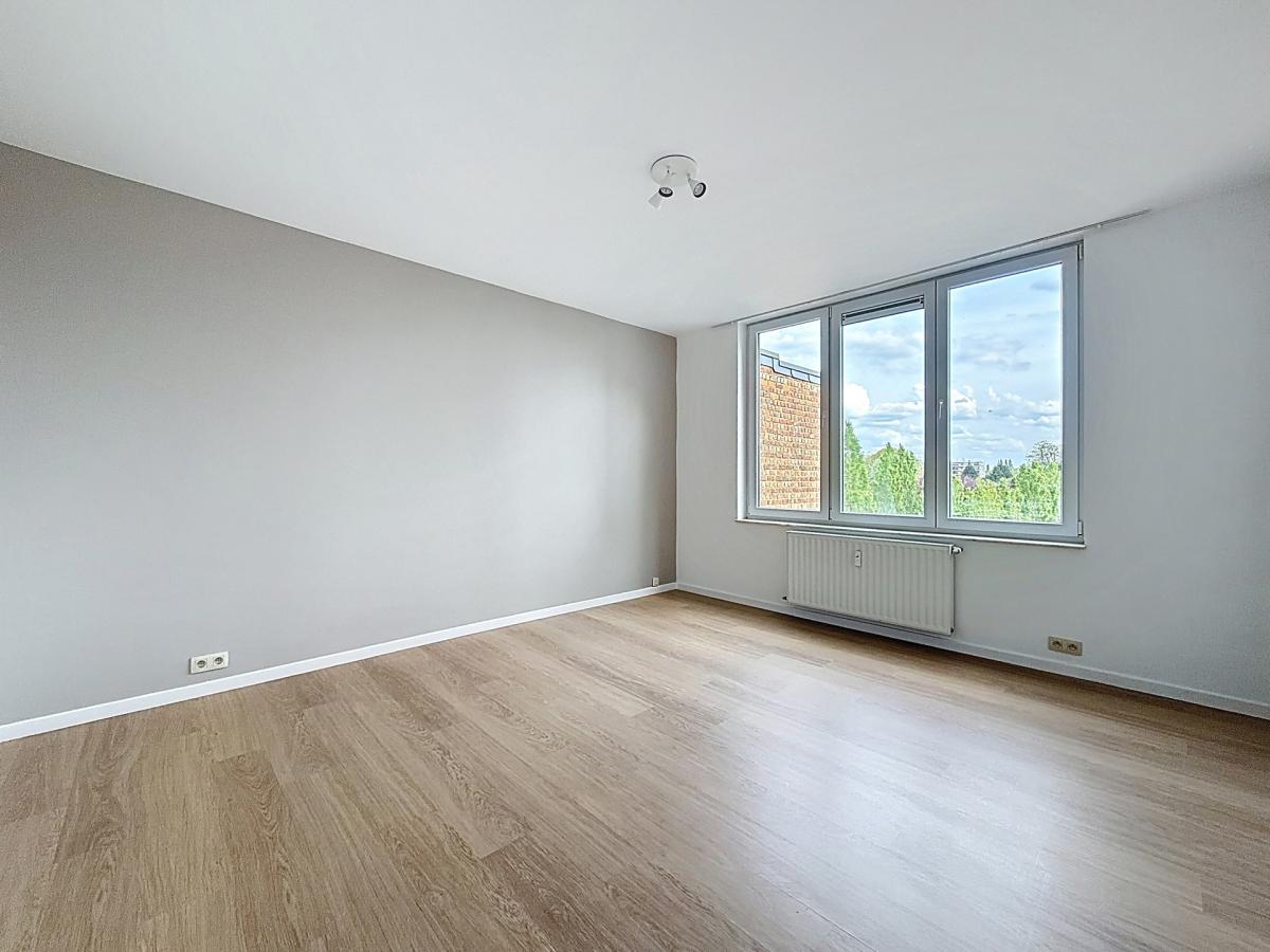 Roosevelt/ULB : Appartement 2 chambres + balcons + garage