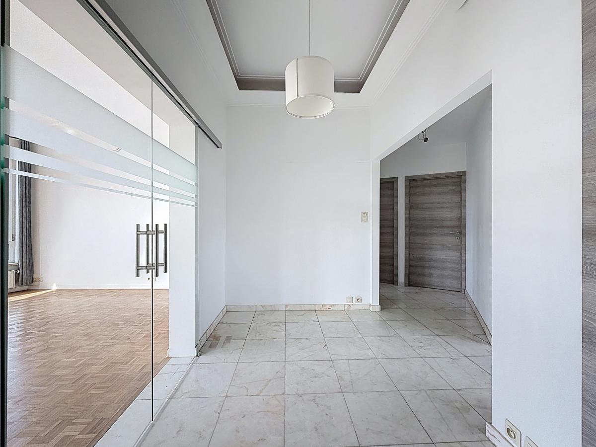 Roosevelt/ULB : Appartement 2 chambres + balcons + garage