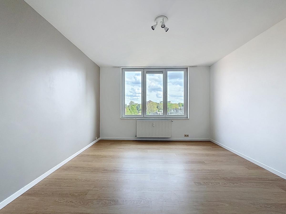 Roosevelt/ULB : Appartement 2 chambres + balcons + garage