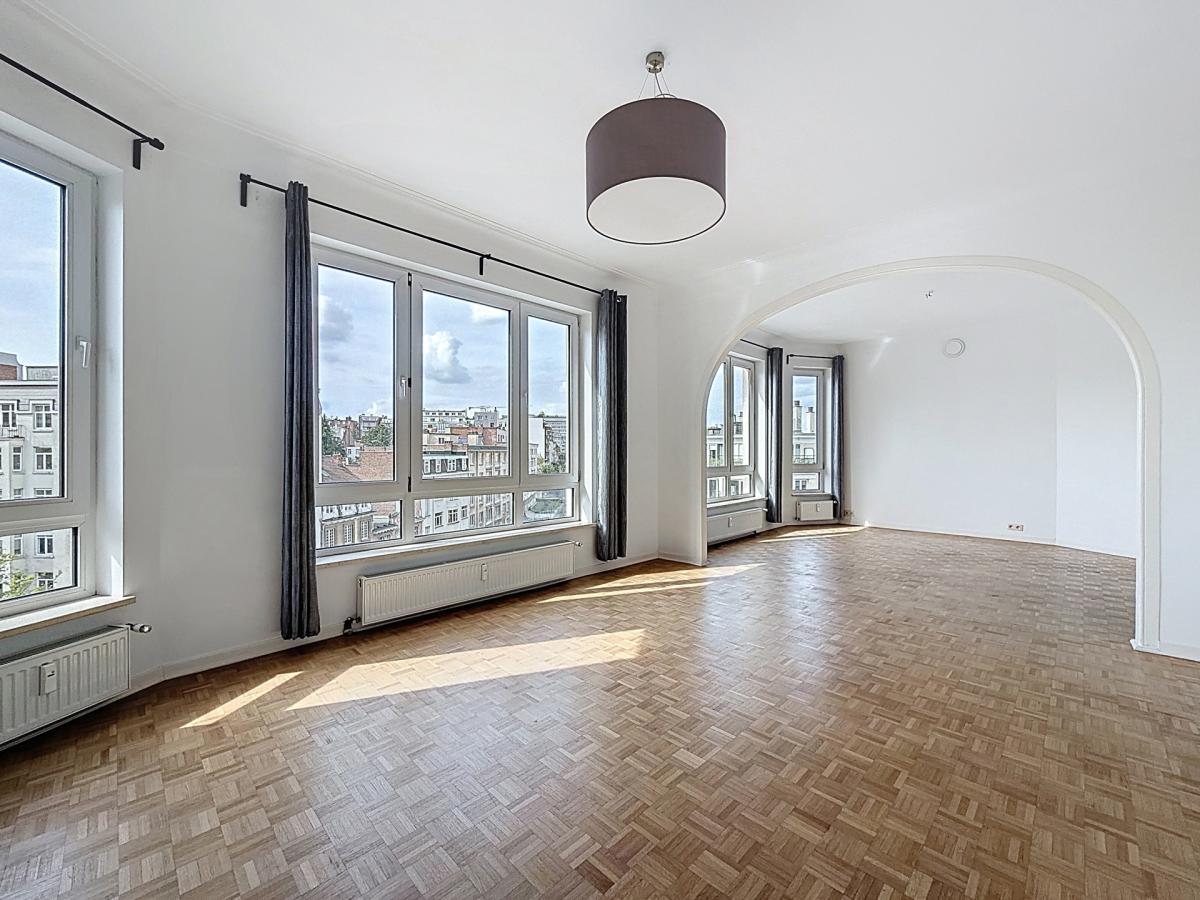 Roosevelt/ULB : Appartement 2 chambres + balcons + garage