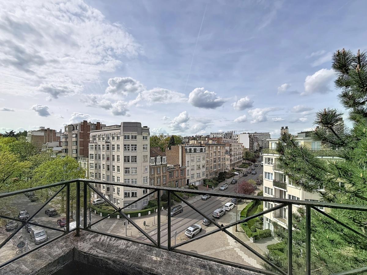 Roosevelt/ULB : Appartement 2 chambres + balcons + garage