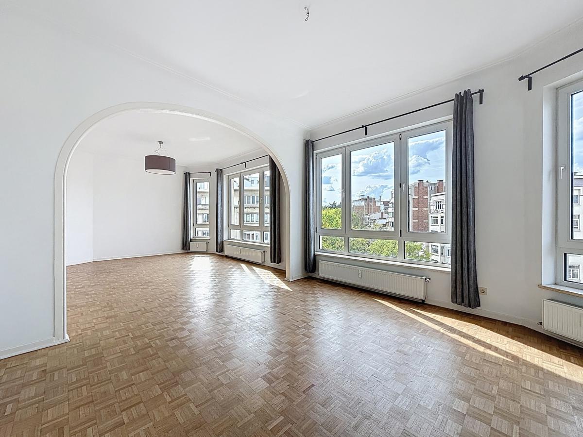 Roosevelt/ULB : Appartement 2 chambres + balcons + garage