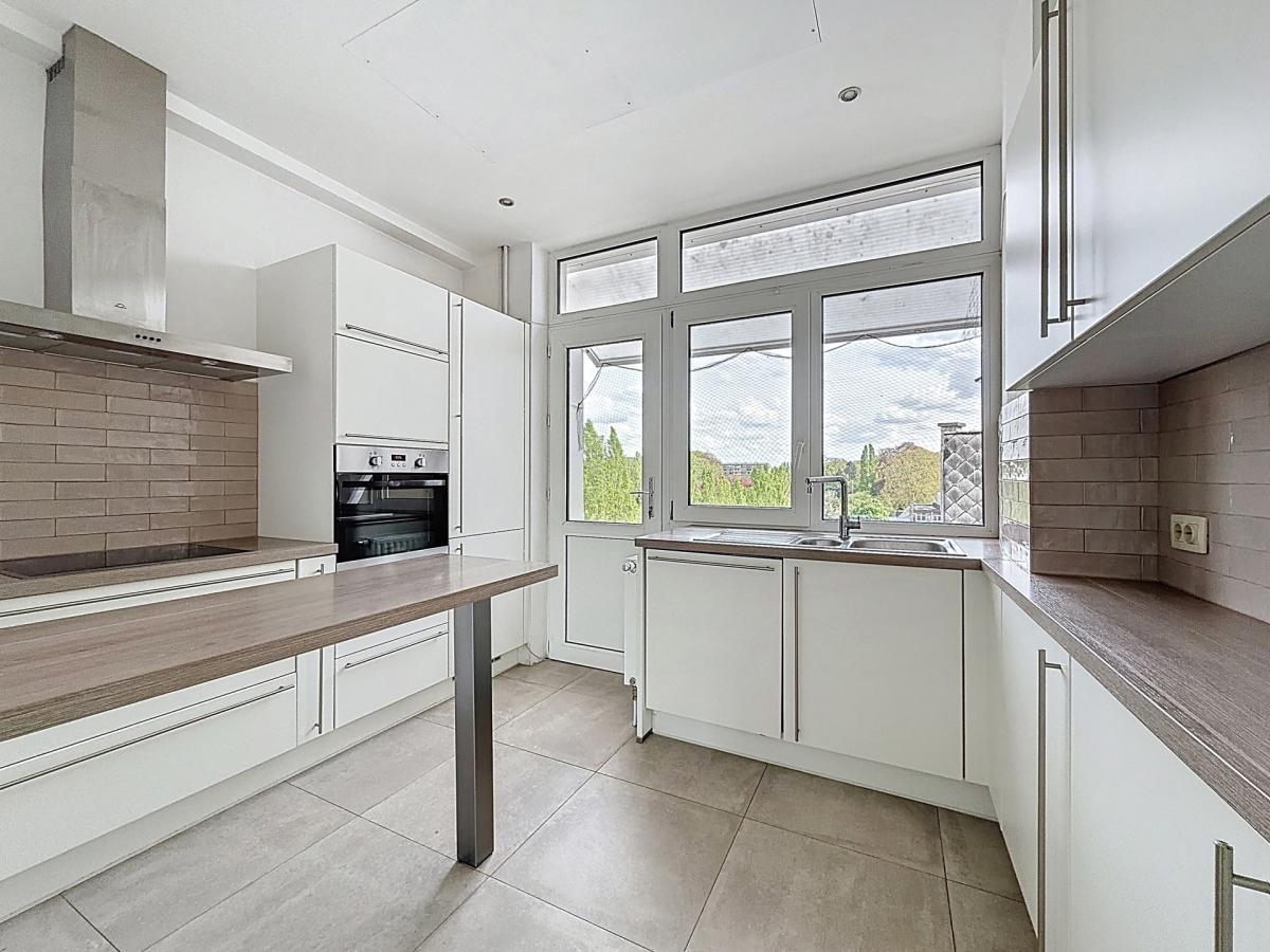 Roosevelt/ULB : Appartement 2 chambres + balcons + garage