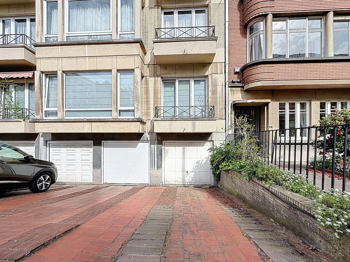 Roosevelt/ULB : Appartement 2 chambres + balcons + garage