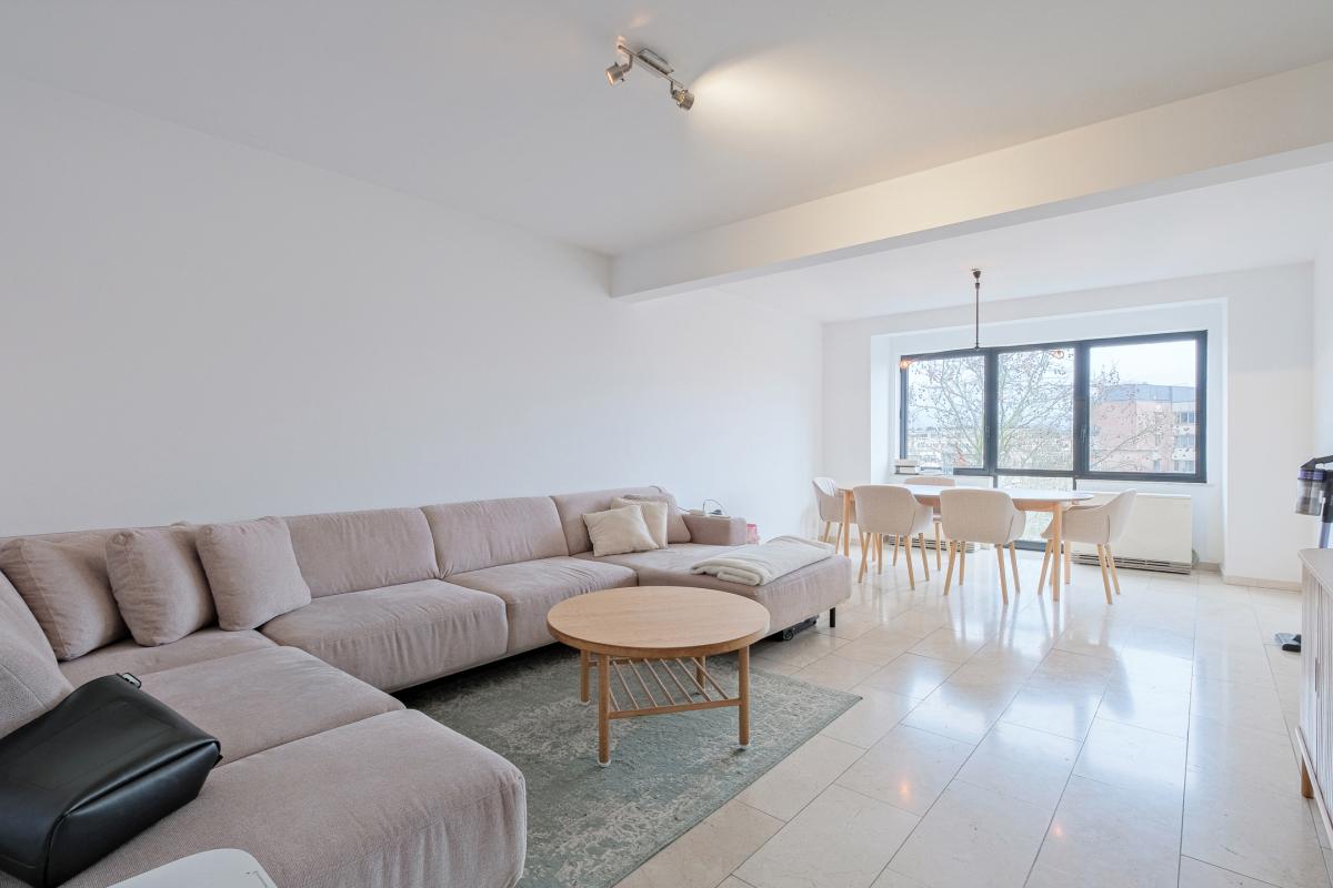 Molière/Pl. C.Meunier : Appartement 100m² 2 ch, terr + pk