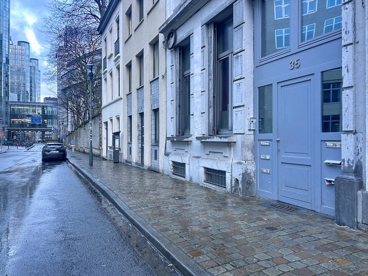 Quartier Européen : Duplex meublé 2 chambres avec terrasse