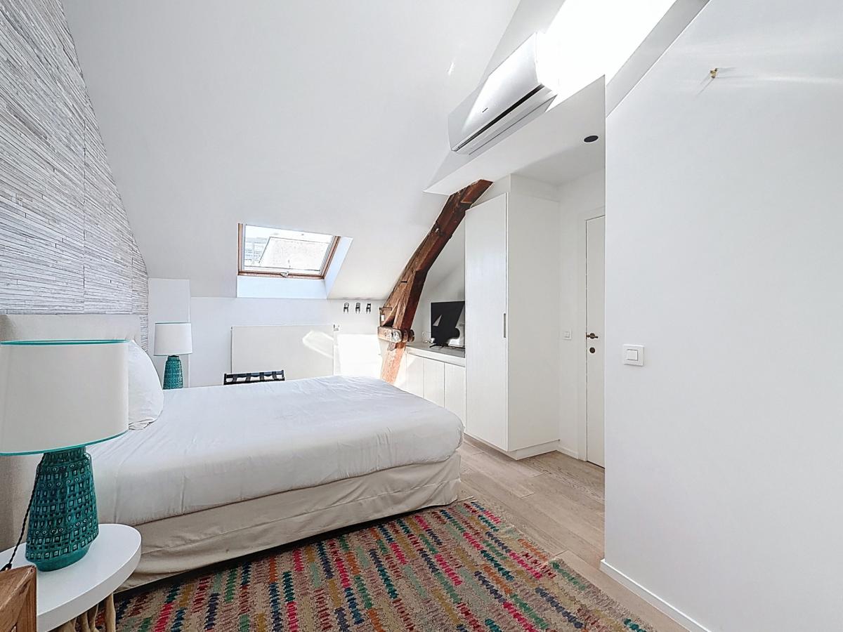 Royale / Congrès : Bel appartement duplex penthouse meublé