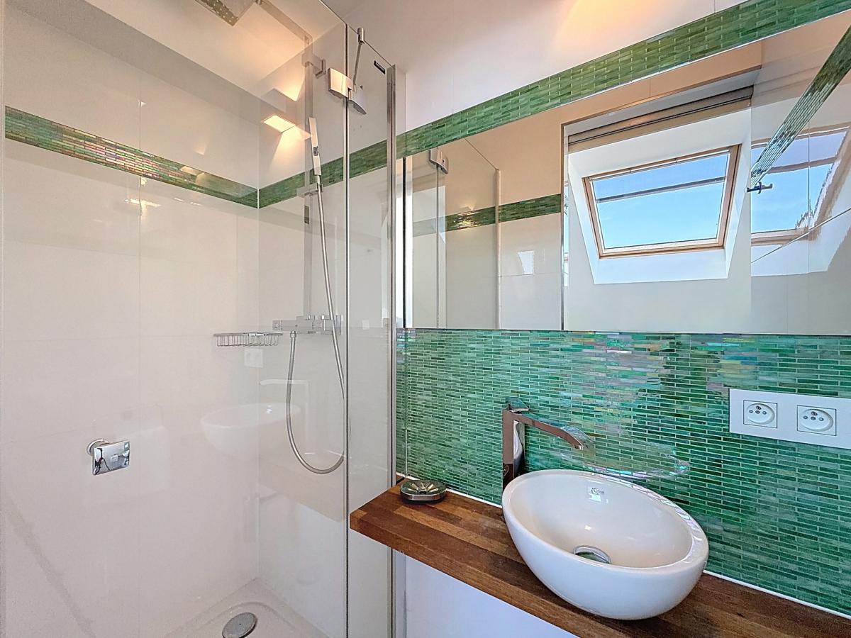 Royale / Congrès : Bel appartement duplex penthouse meublé