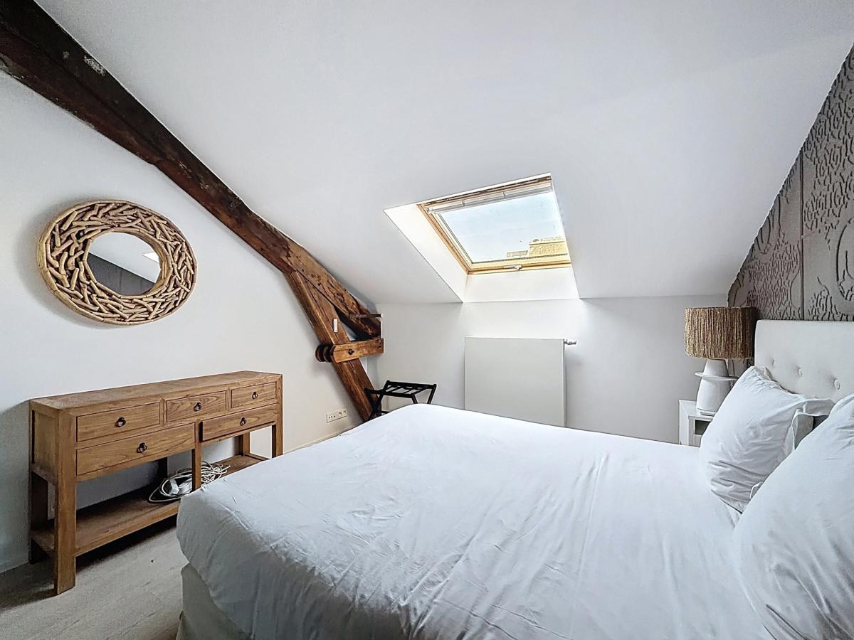 Royale / Congrès : Bel appartement duplex penthouse meublé